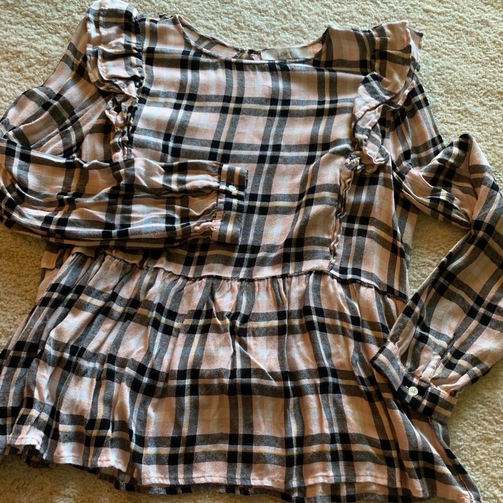 🌸 3/$25 🌸 Loft Ruffle peplum top